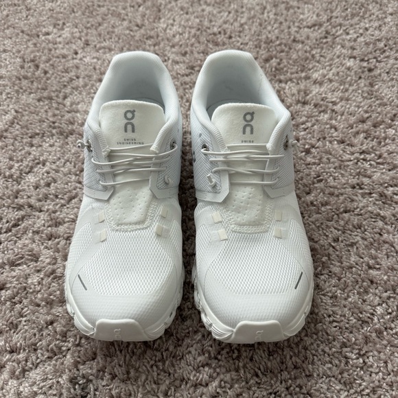 NWT On Cloud 5 Sneakers - All White Size 7.5 - Picture 2 of 5